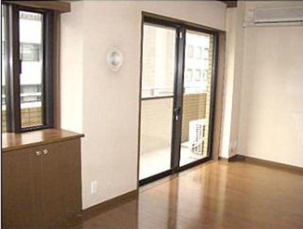 赤坂アパートメント 3階 4LDK 402,550円〜427,450円の写真10-slider