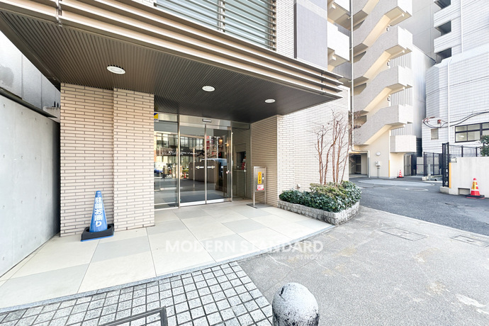 パークハウス新宿若松町 6階 2SLDK 252,200円〜267,800円のエントランス1-slider